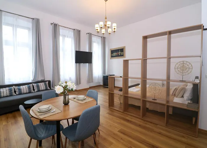 Downtown Apartment *